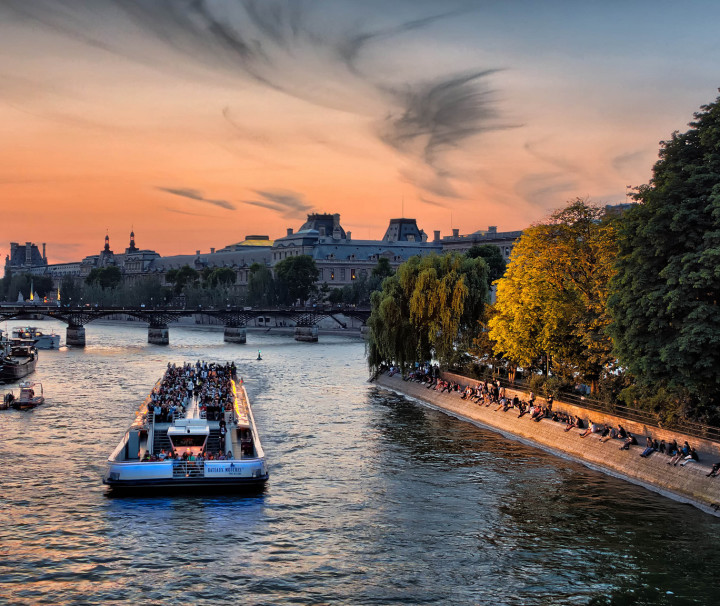 Bateaux-Mouches_seine_cruise